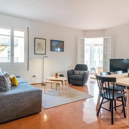 New Top Floor Apt With A Lot Of Light & Aircon خيرونا المظهر الخارجي الصورة
