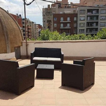 New Top Floor Apt With A Lot Of Light & Aircon خيرونا المظهر الخارجي الصورة