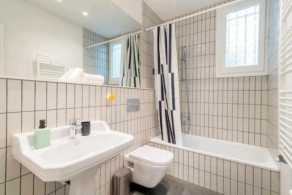New Top Floor Apt With A Lot Of Light & Aircon خيرونا المظهر الخارجي الصورة